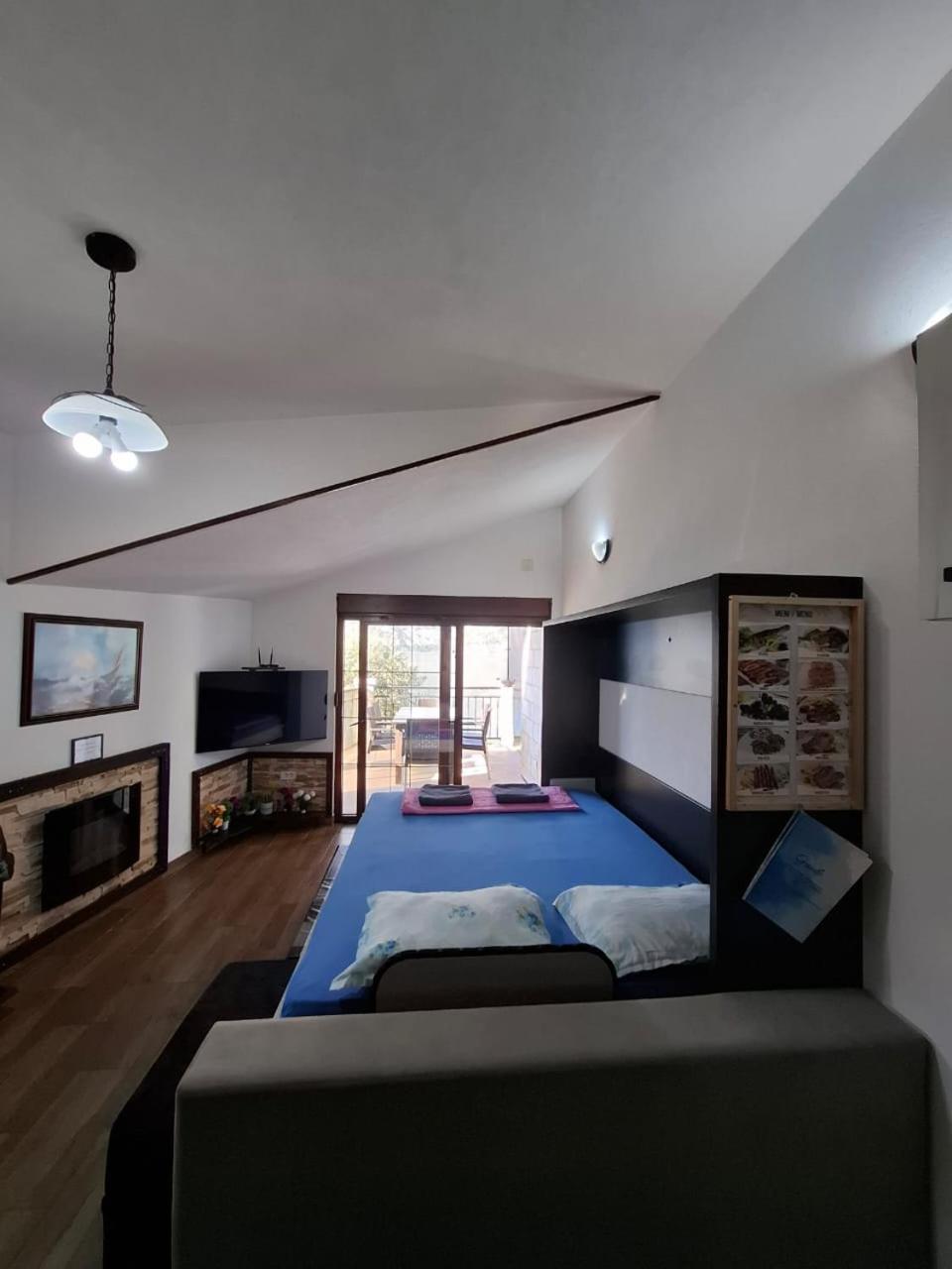 Villa Ivan Risan Bilik gambar